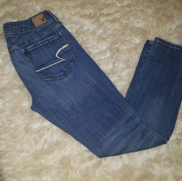 Size 6 American Eagle Jeans - Picture 3 of 3